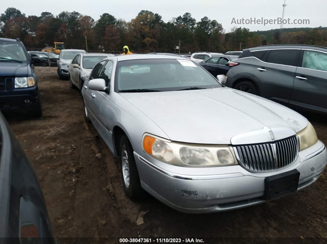 1999 Lincoln Town Car Signature Синий vin: 1LNHM82W8XY657689