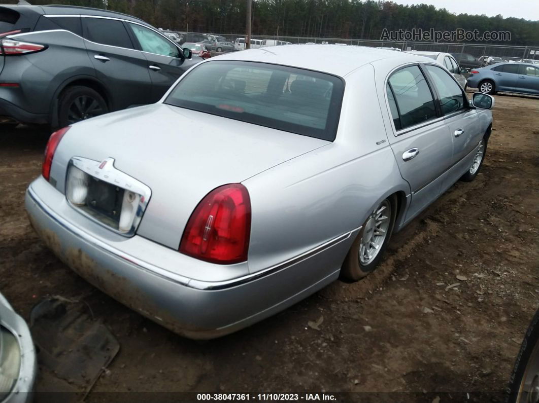 1999 Lincoln Town Car Signature Синий vin: 1LNHM82W8XY657689