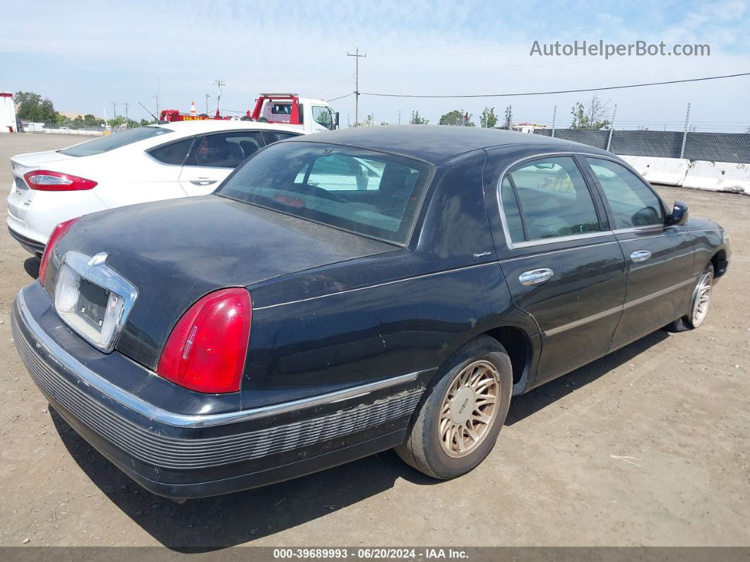 1999 Lincoln Town Car Signature Black vin: 1LNHM82W8XY663136