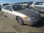 1999 Lincoln Town Car Signature Tan vin: 1LNHM82W8XY677909