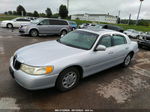 1999 Lincoln Town Car Signature Серебряный vin: 1LNHM82W9XY624345