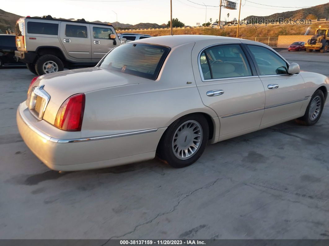 1999 Lincoln Town Car Cartier Cream vin: 1LNHM83W1XY681265