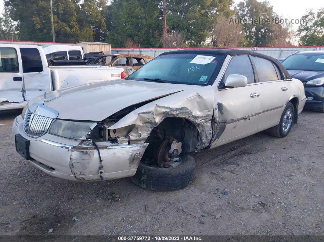 1999 Lincoln Town Car Cartier Cream vin: 1LNHM83W2XY603562