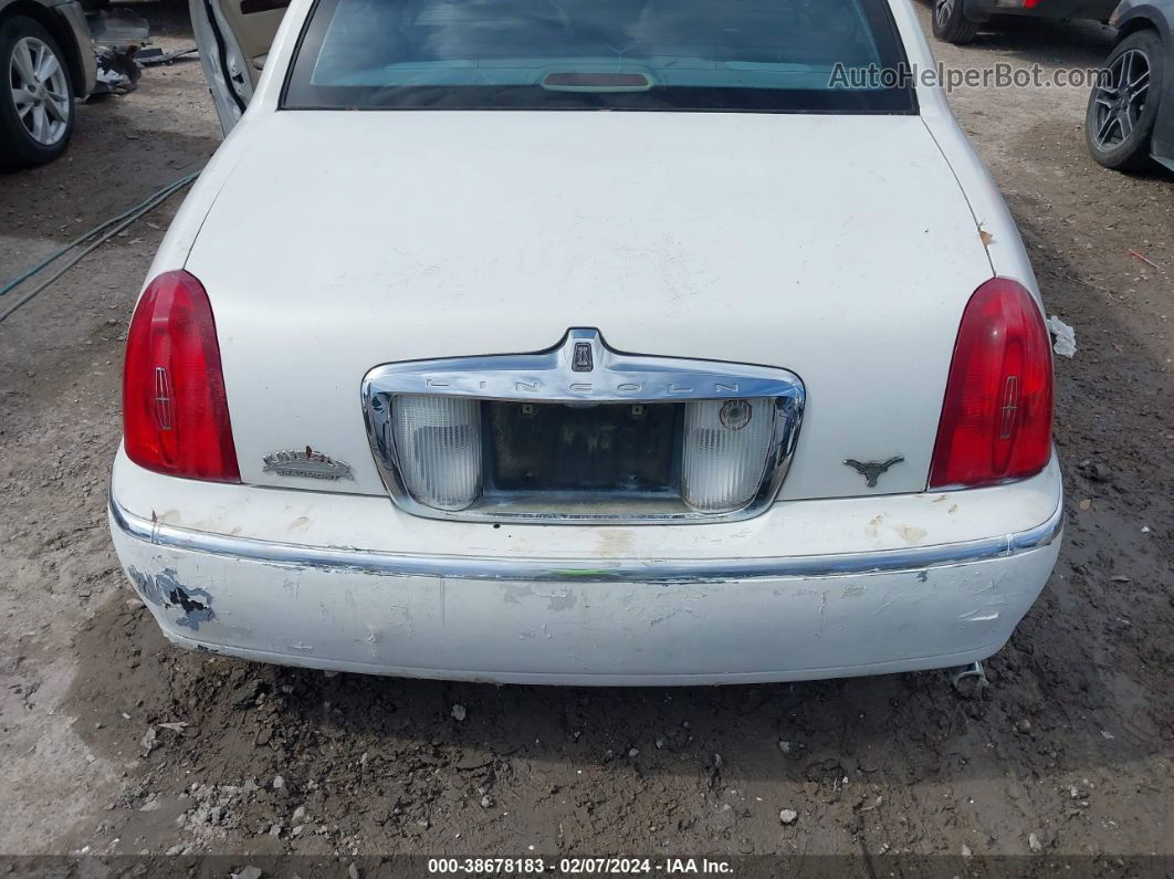 1999 Lincoln Town Car Cartier White vin: 1LNHM83W3XY704559