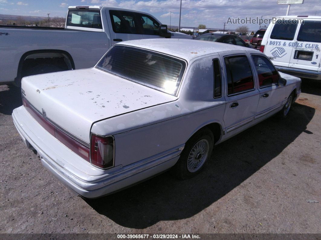 1992 Lincoln Town Car Executive White vin: 1LNLM81W0NY637624