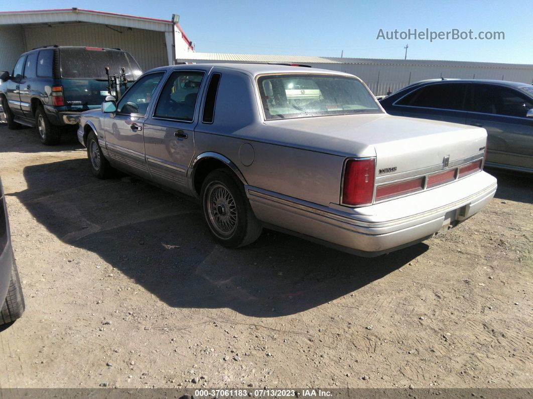 1995 Lincoln Town Car Executive Серебряный vin: 1LNLM81W0SY635237