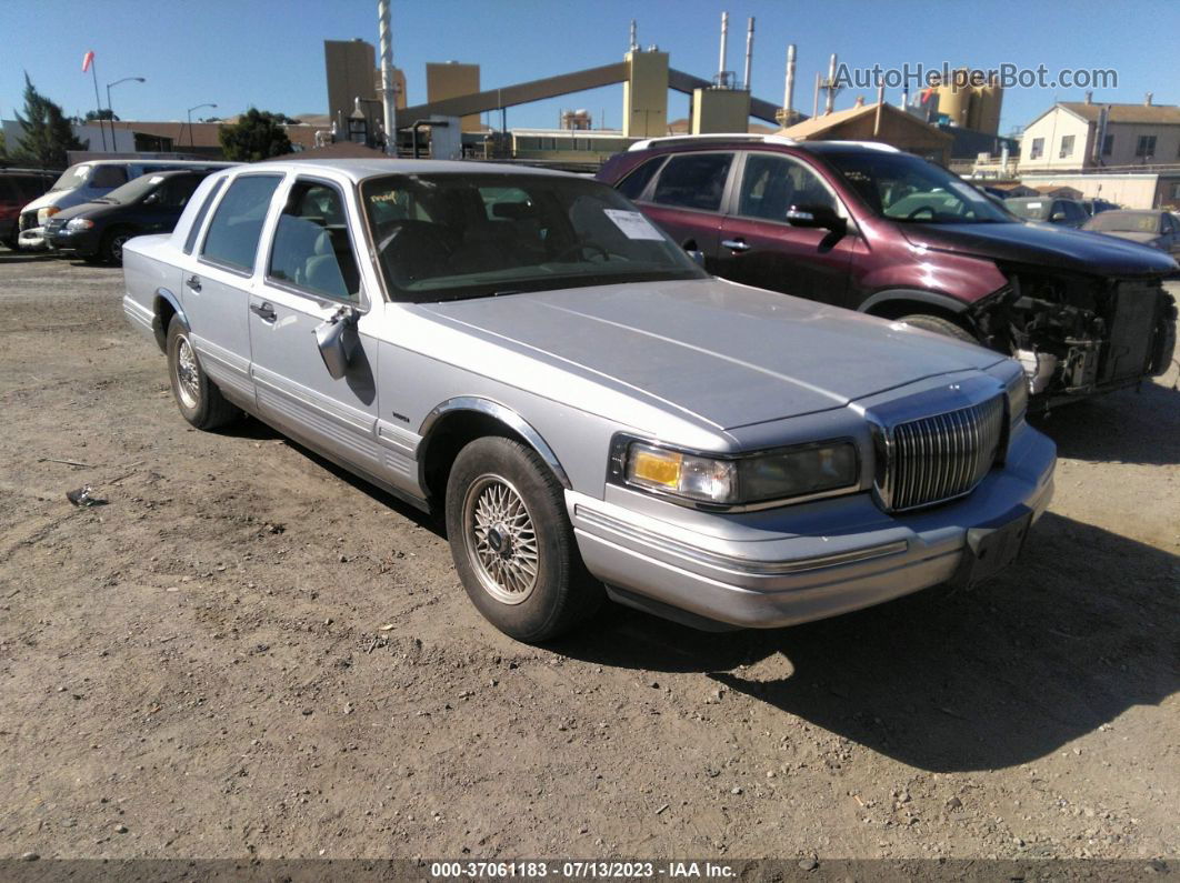 1995 Lincoln Town Car Executive Серебряный vin: 1LNLM81W0SY635237