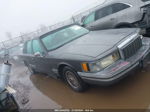 1992 Lincoln Town Car Executive Серый vin: 1LNLM81W3NY756770