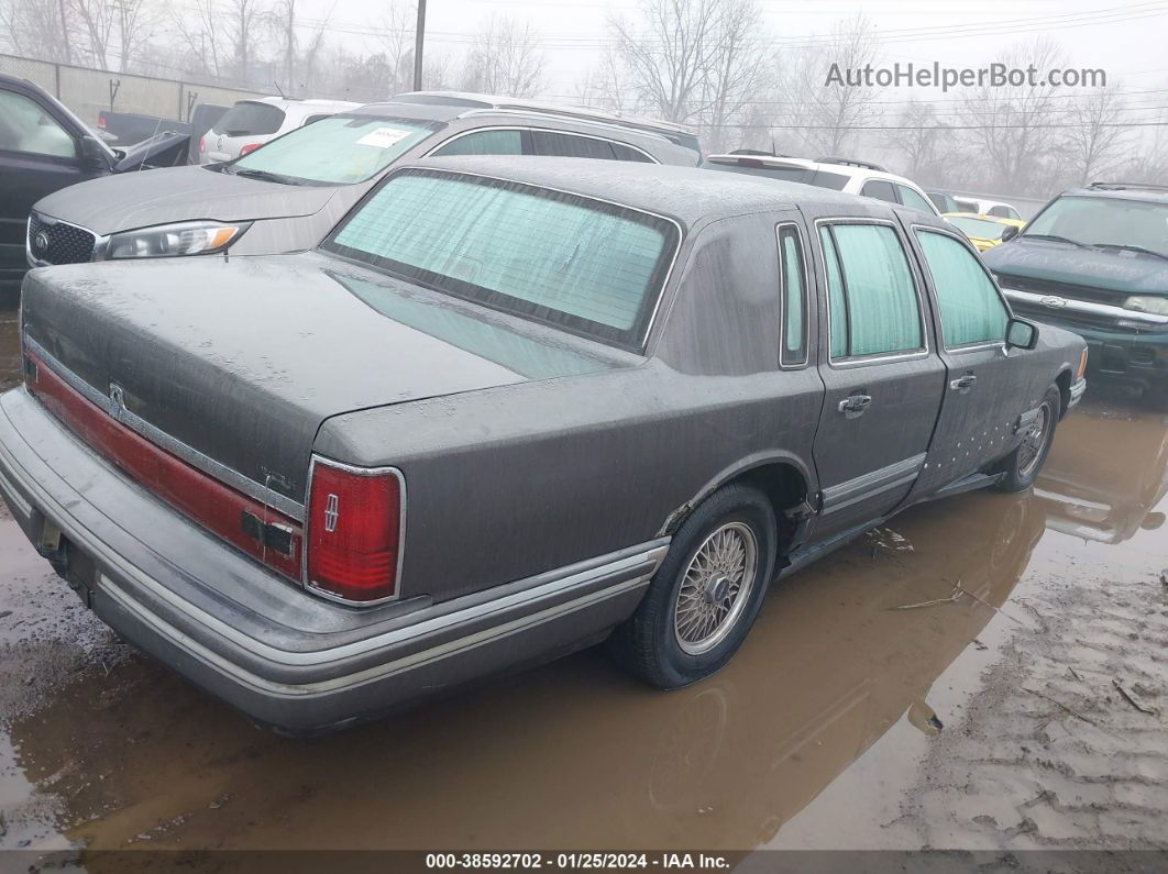 1992 Lincoln Town Car Executive Серый vin: 1LNLM81W3NY756770