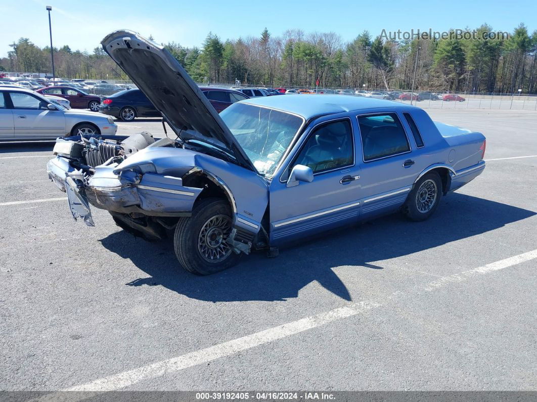 1995 Lincoln Town Car Executive Blue vin: 1LNLM81W4SY658553