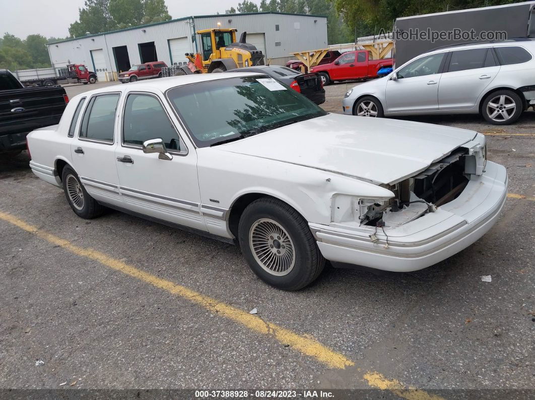 1992 Lincoln Town Car Executive White vin: 1LNLM81WXNY602430