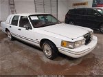 1992 Lincoln Town Car Executive White vin: 1LNLM81WXNY648016