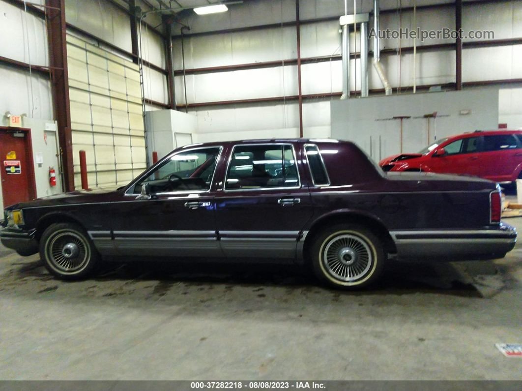 1992 Lincoln Town Car Signature Purple vin: 1LNLM82W4NY611753