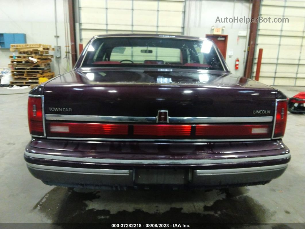 1992 Lincoln Town Car Signature Purple vin: 1LNLM82W4NY611753