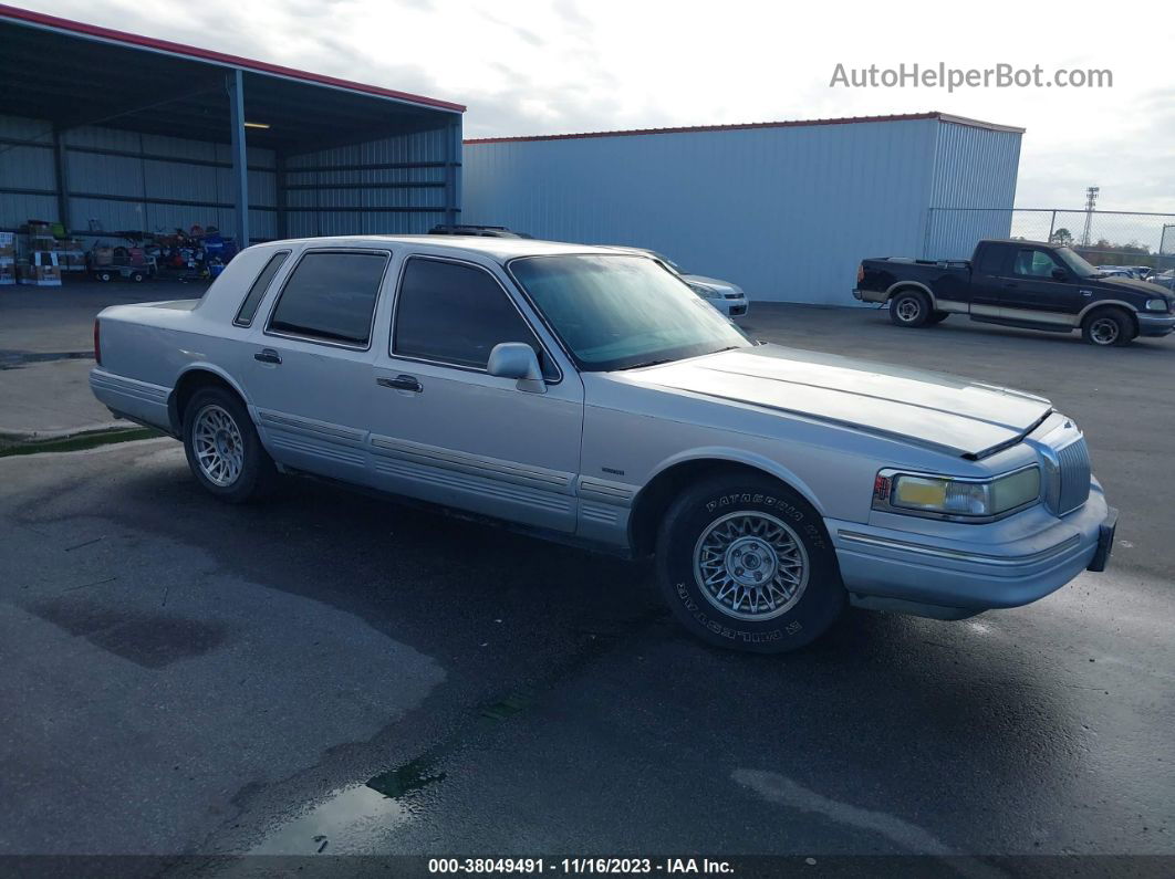 1995 Lincoln Town Car Signature/spinnaker Silver vin: 1LNLM82W5SY671536