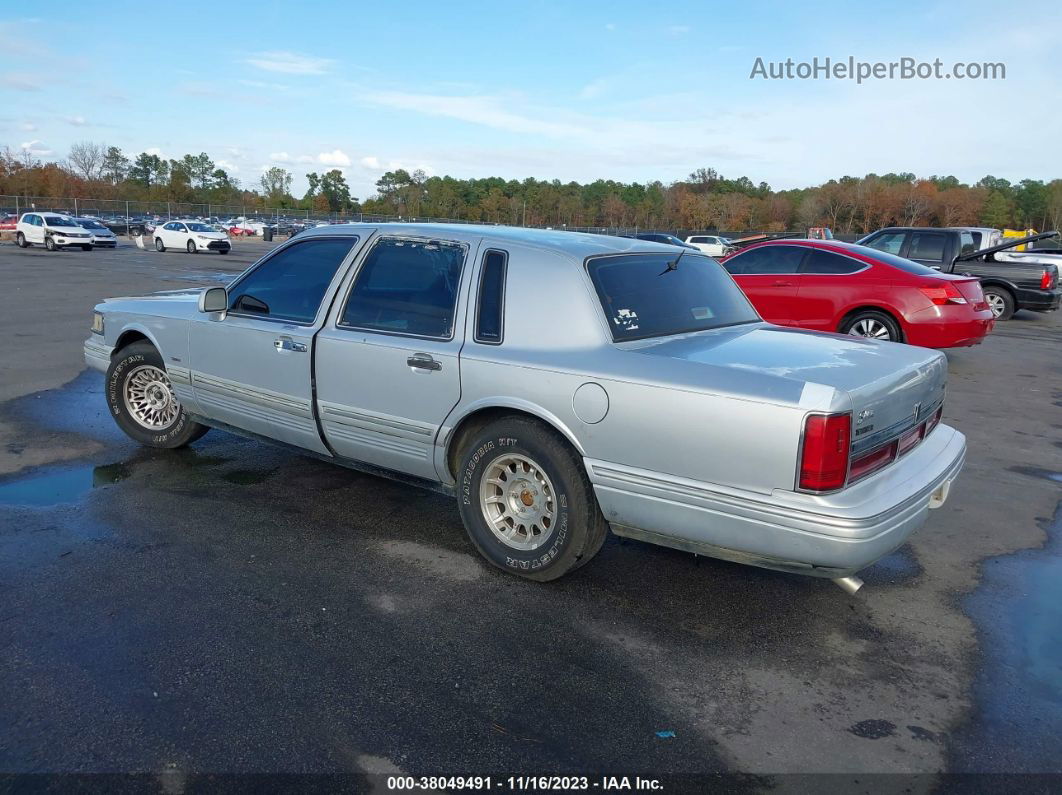 1995 Lincoln Town Car Signature/spinnaker Silver vin: 1LNLM82W5SY671536