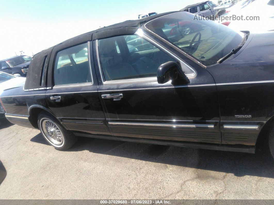 1995 Lincoln Town Car Signature/spinnaker Black vin: 1LNLM82WXSY632750