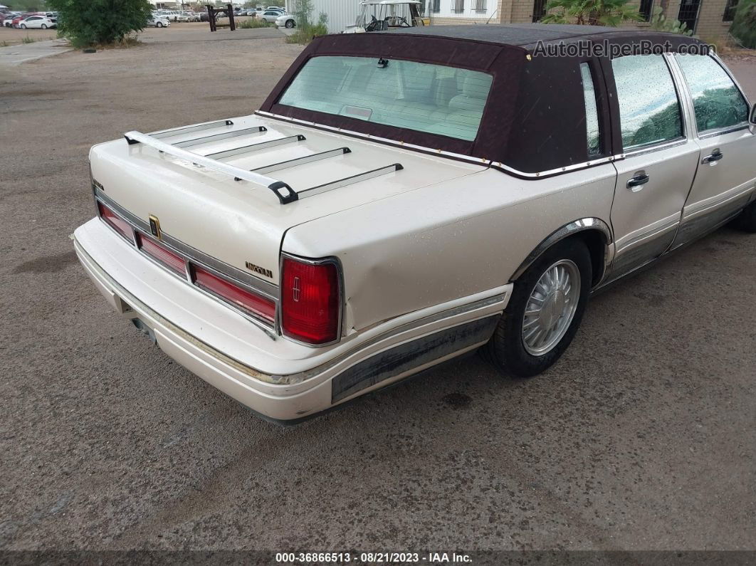 1995 Lincoln Town Car Cartier Yellow vin: 1LNLM83W5SY647252