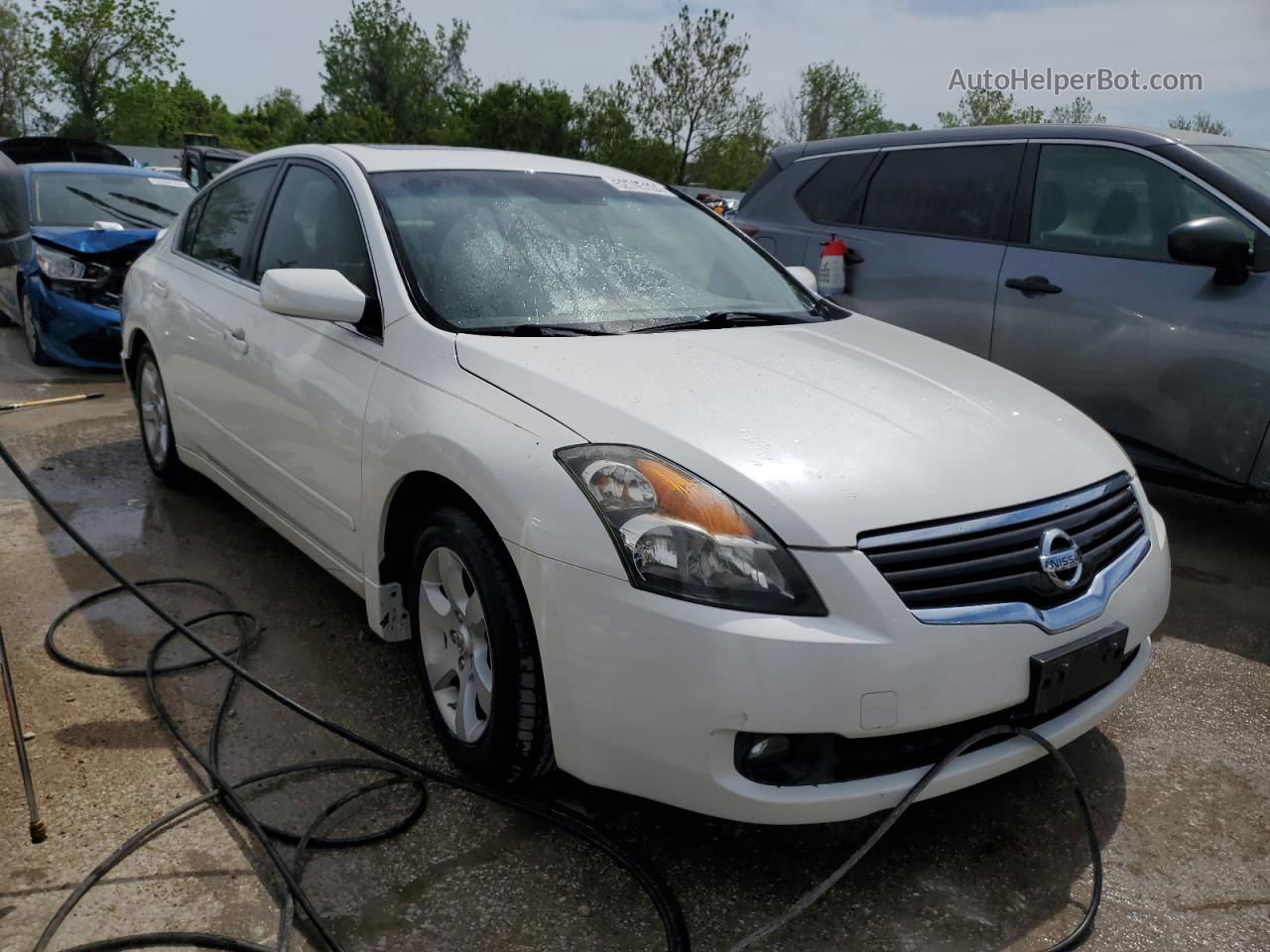 2009 Nissan Altima 2.5 White vin: 1N4AL21E29N471624