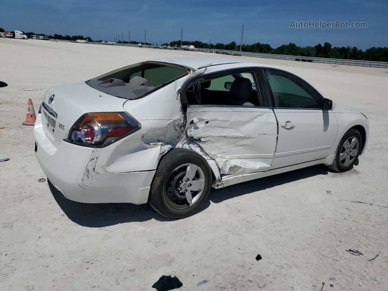 2008 Nissan Altima 2.5 White vin: 1N4AL21E38N467144