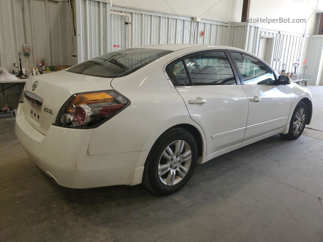 2011 Nissan Altima Base White vin: 1N4AL2AP0BN459558