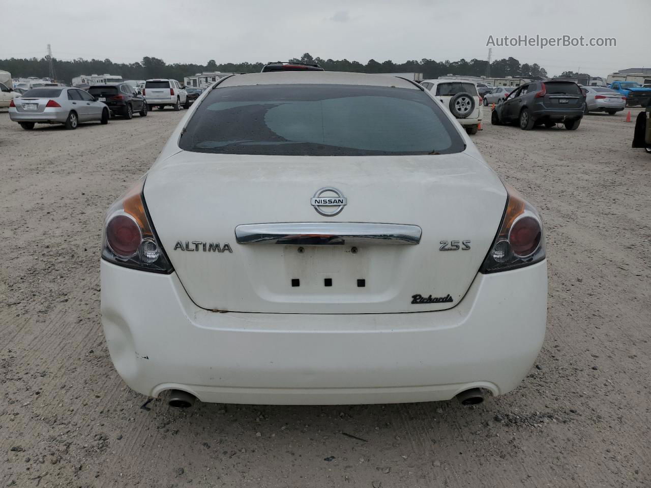 2011 Nissan Altima Base White vin: 1N4AL2AP0BN504272