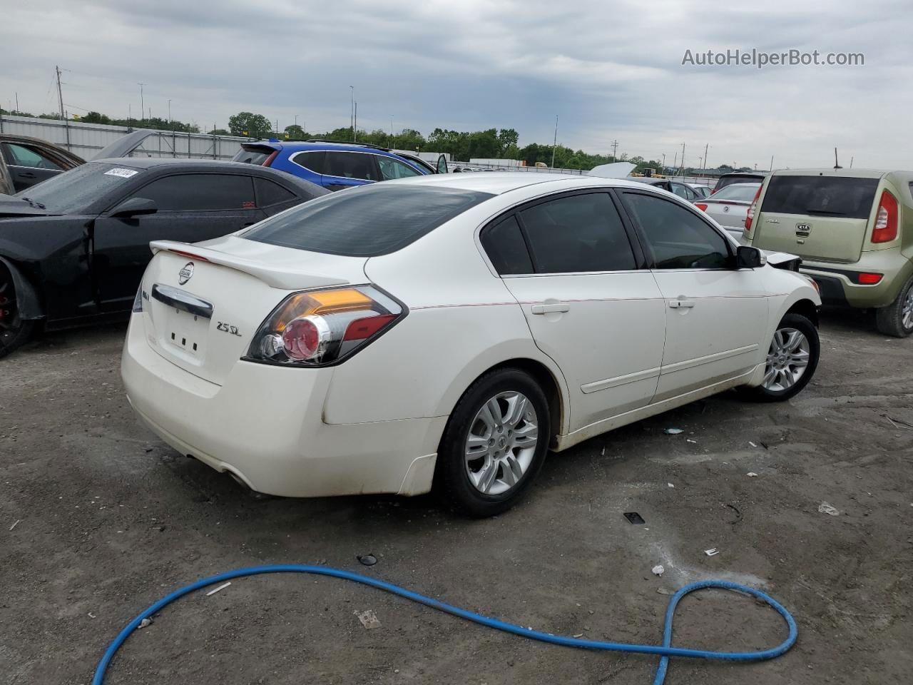 2011 Nissan Altima Base White vin: 1N4AL2AP0BN509228