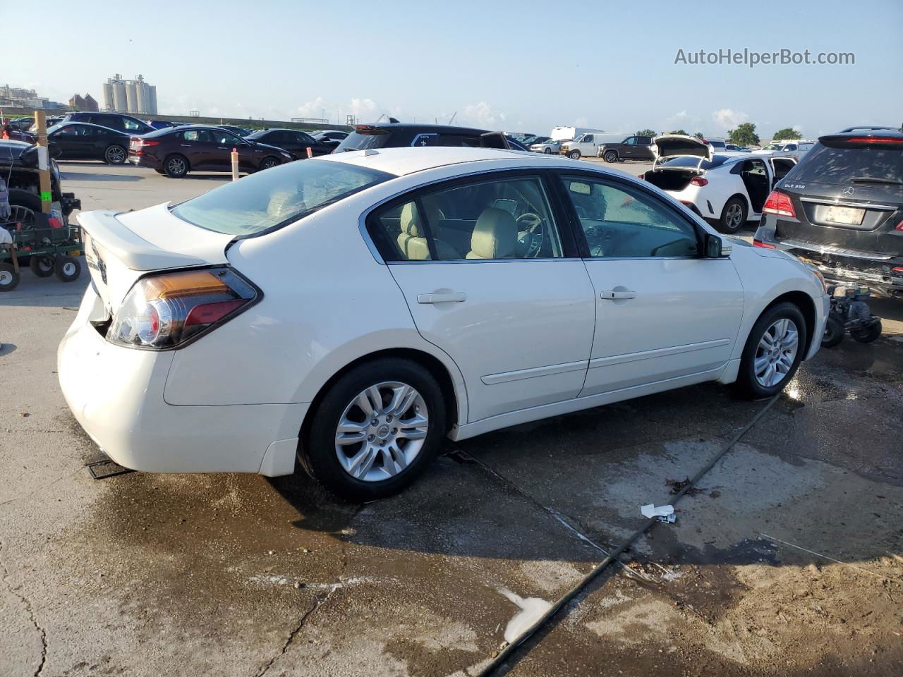 2011 Nissan Altima Base White vin: 1N4AL2AP3BN474216