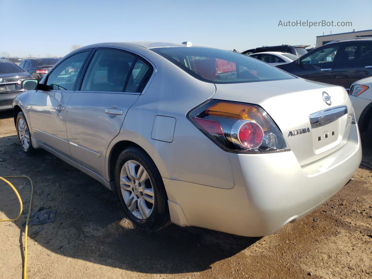 2011 Nissan Altima Base Серебряный vin: 1N4AL2AP6BN433370