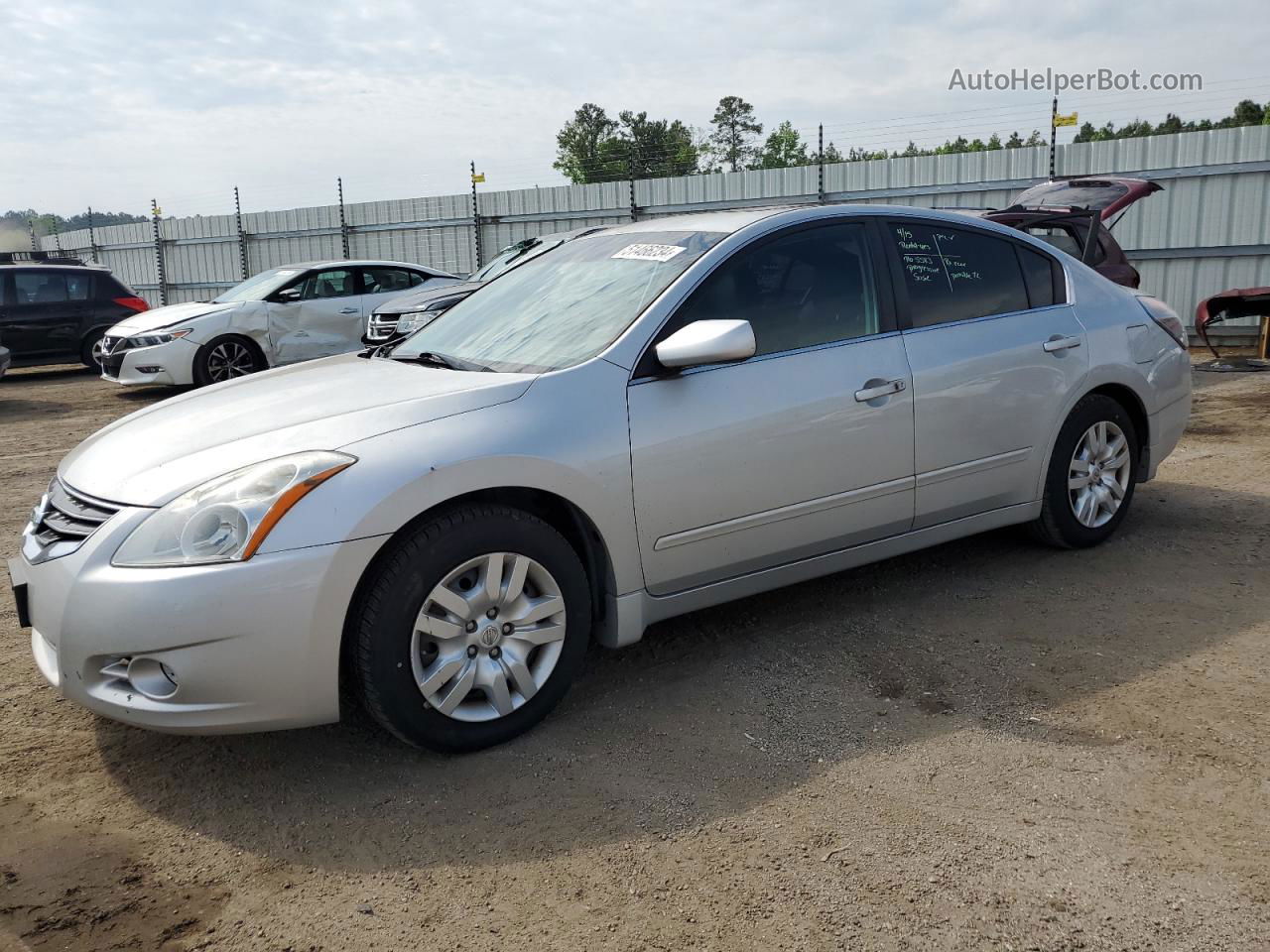 2011 Nissan Altima Base Silver vin: 1N4AL2AP8BN414044