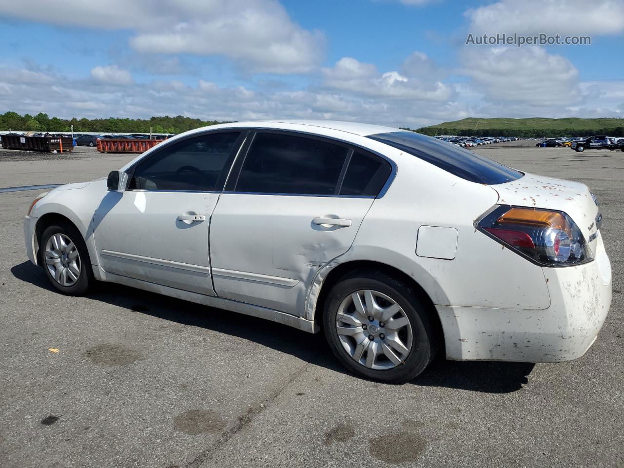 2011 Nissan Altima Base White vin: 1N4AL2AP9BN475676