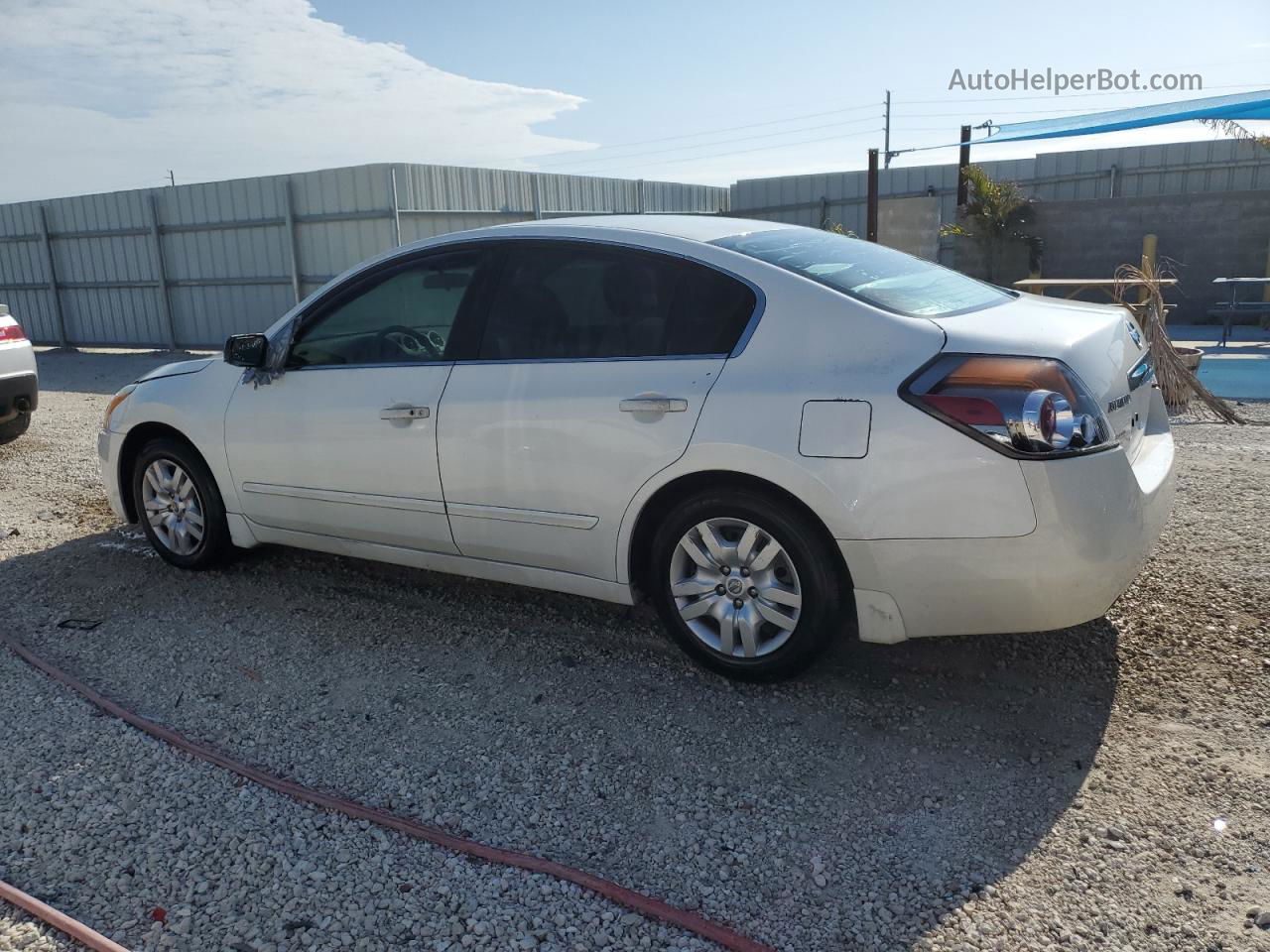 2011 Nissan Altima Base White vin: 1N4AL2APXBN493829