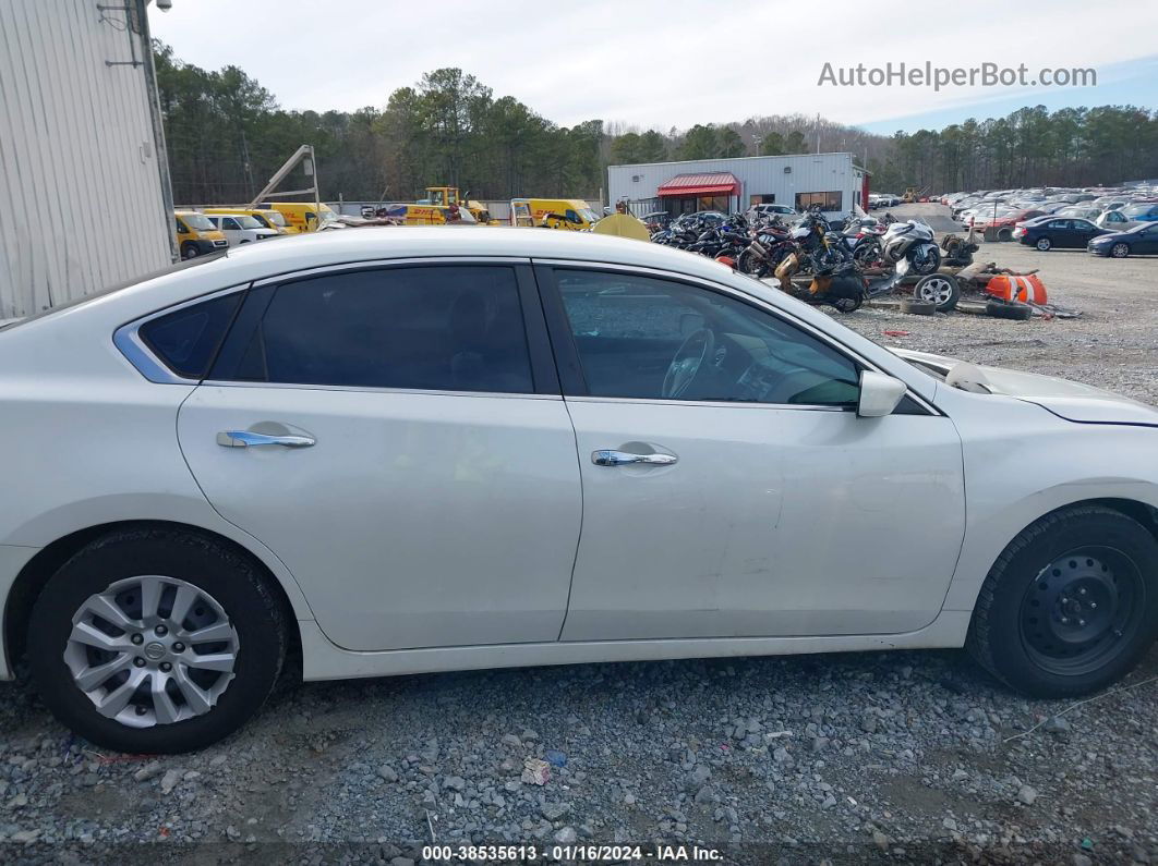 2014 Nissan Altima 2.5 S White vin: 1N4AL3AP0EC117355