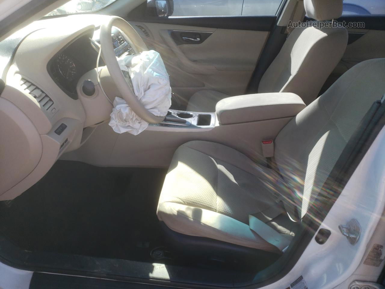 2015 Nissan Altima 2.5 Белый vin: 1N4AL3AP0FC182093