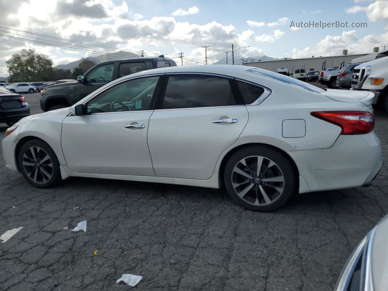 2016 Nissan Altima 2.5 White vin: 1N4AL3AP0GN381733