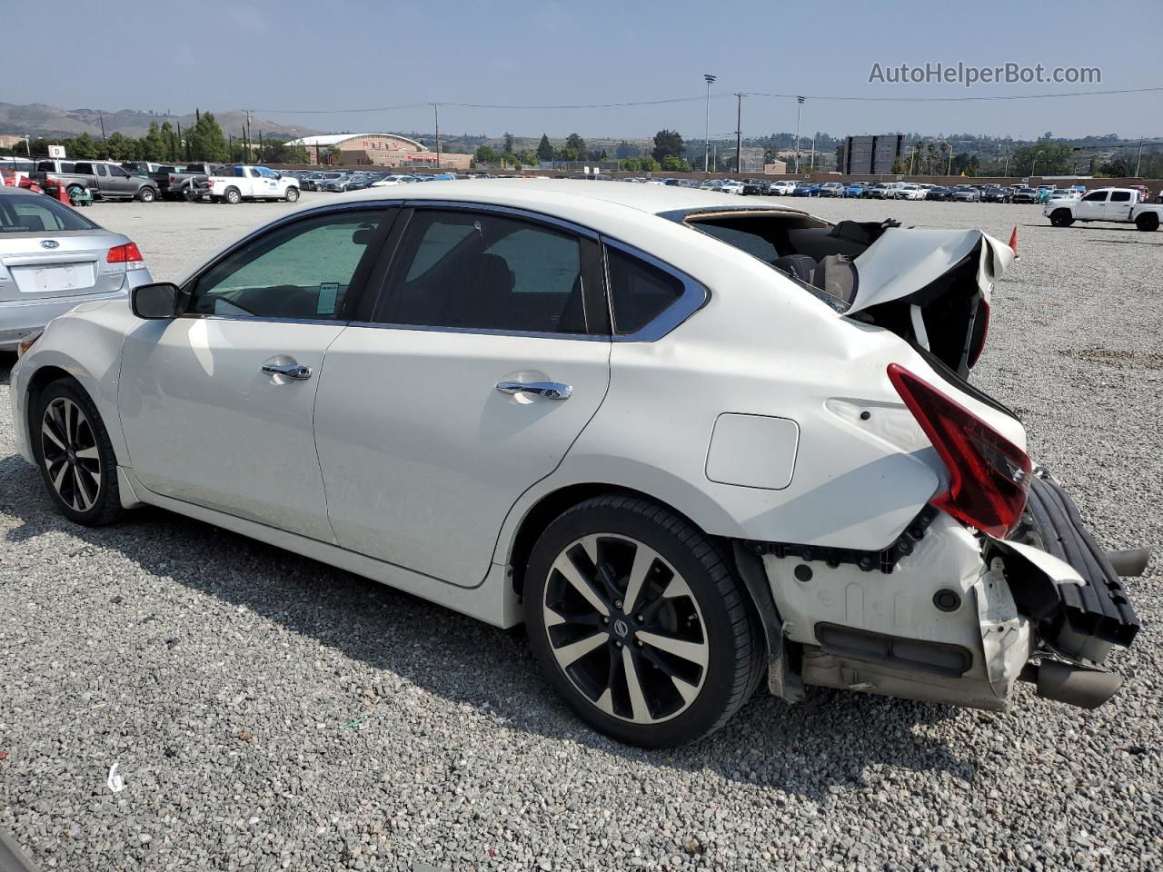 2018 Nissan Altima 2.5 White vin: 1N4AL3AP0JC101277