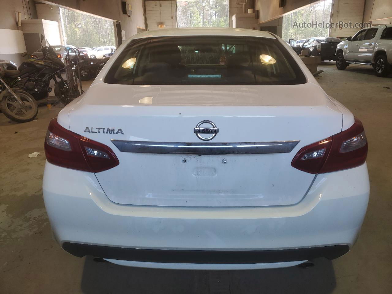 2018 Nissan Altima 2.5 White vin: 1N4AL3AP0JC273275