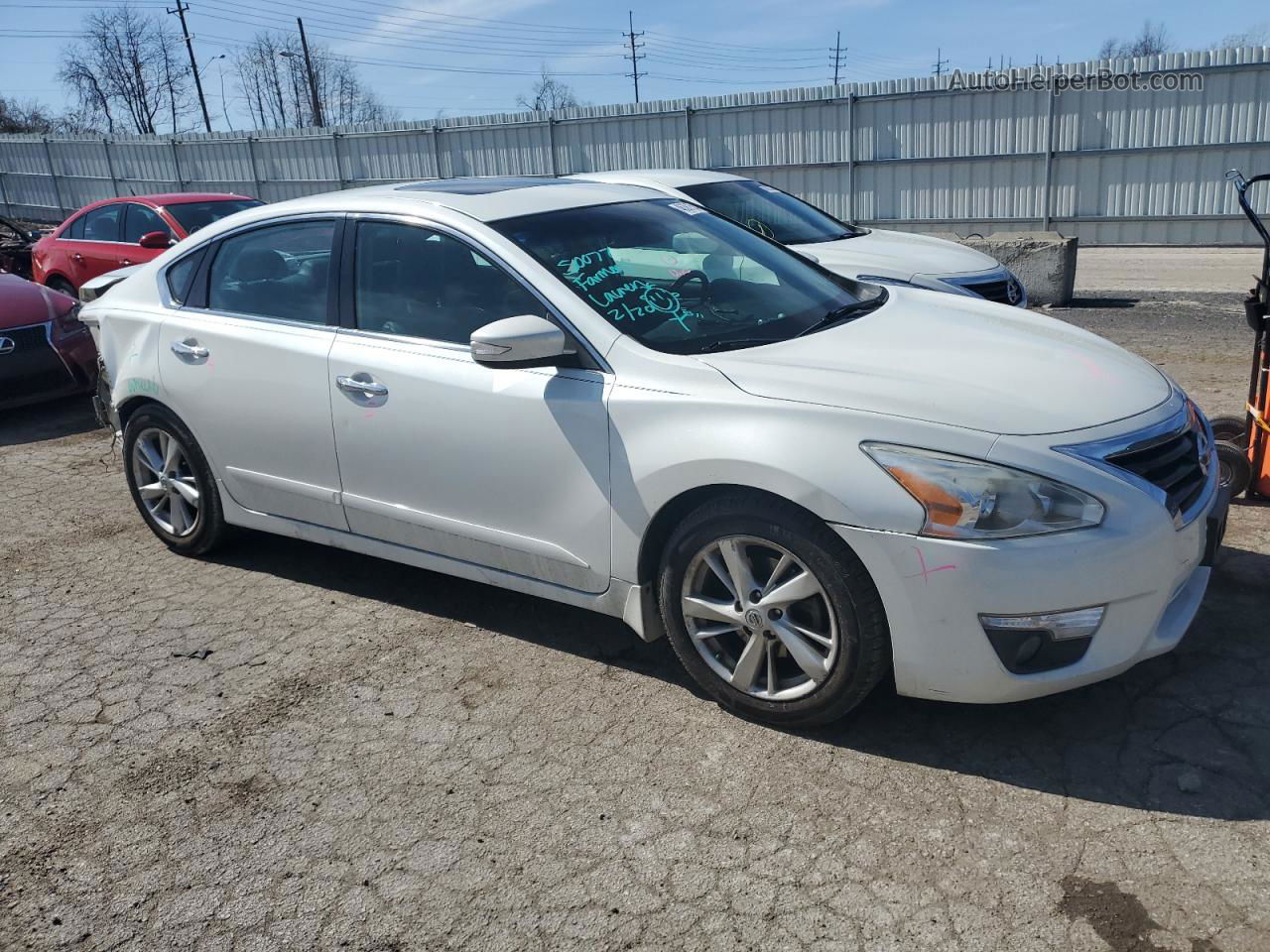 2014 Nissan Altima 2.5 White vin: 1N4AL3AP1EC138635