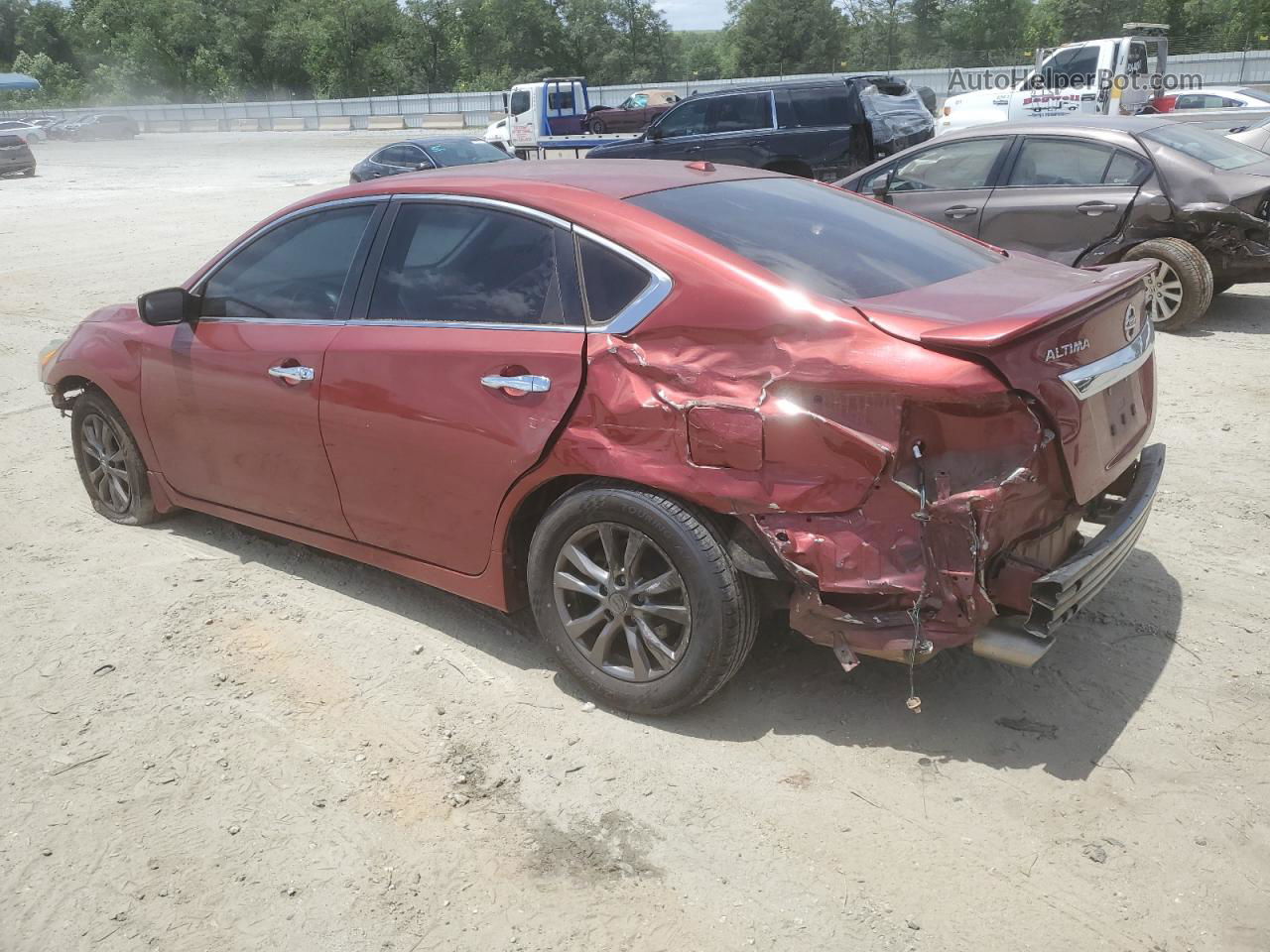 2015 Nissan Altima 2.5 Red vin: 1N4AL3AP1FC418508