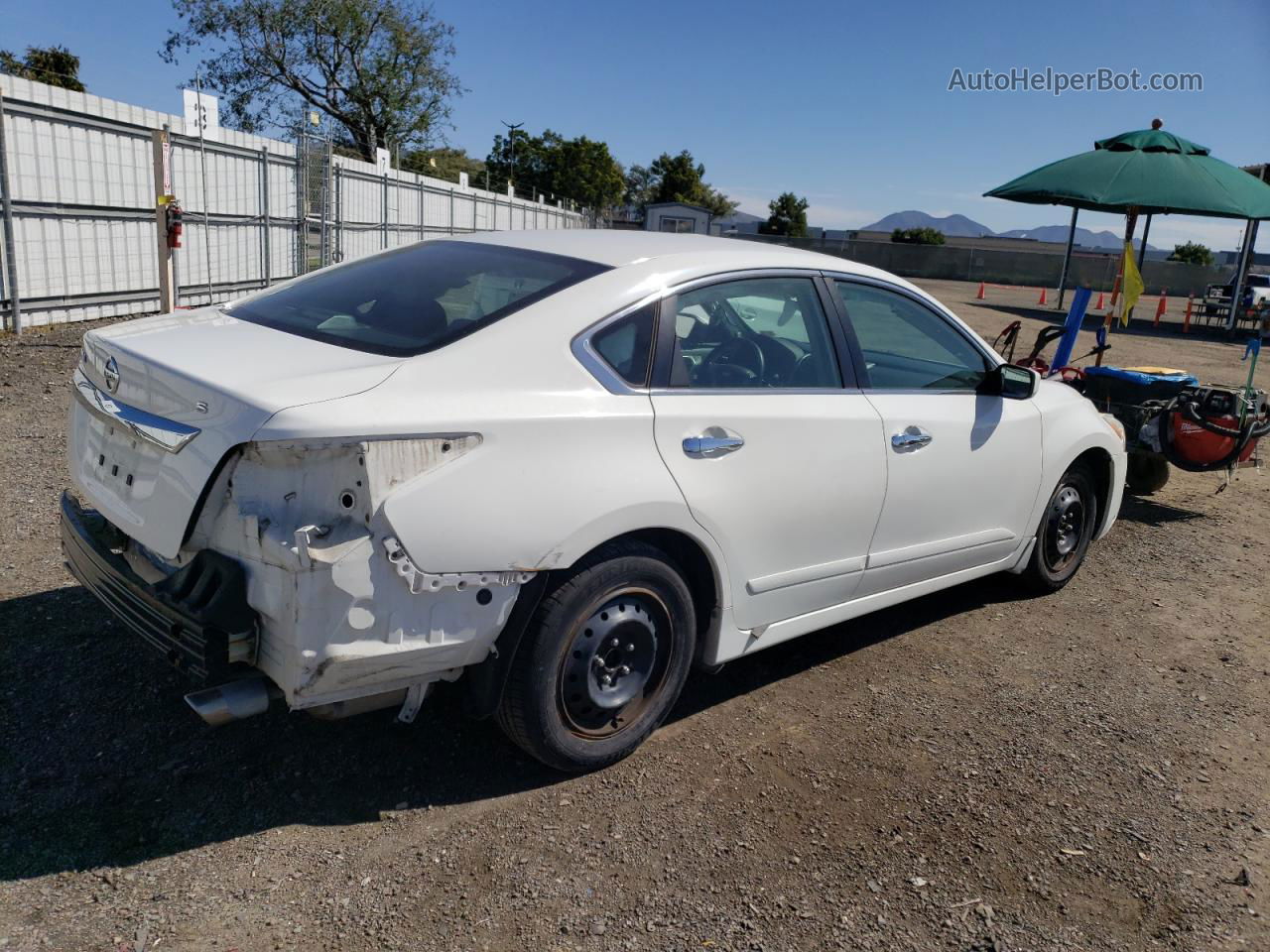 2015 Nissan Altima 2.5 White vin: 1N4AL3AP1FC481723