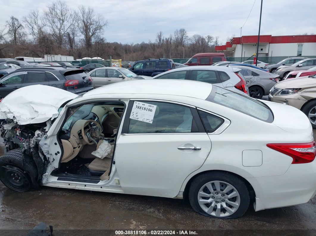 2017 Nissan Altima 2.5 S White vin: 1N4AL3AP1HC215895