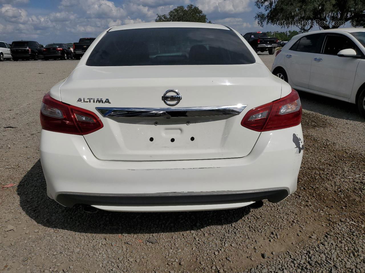 2018 Nissan Altima 2.5 White vin: 1N4AL3AP1JC230225