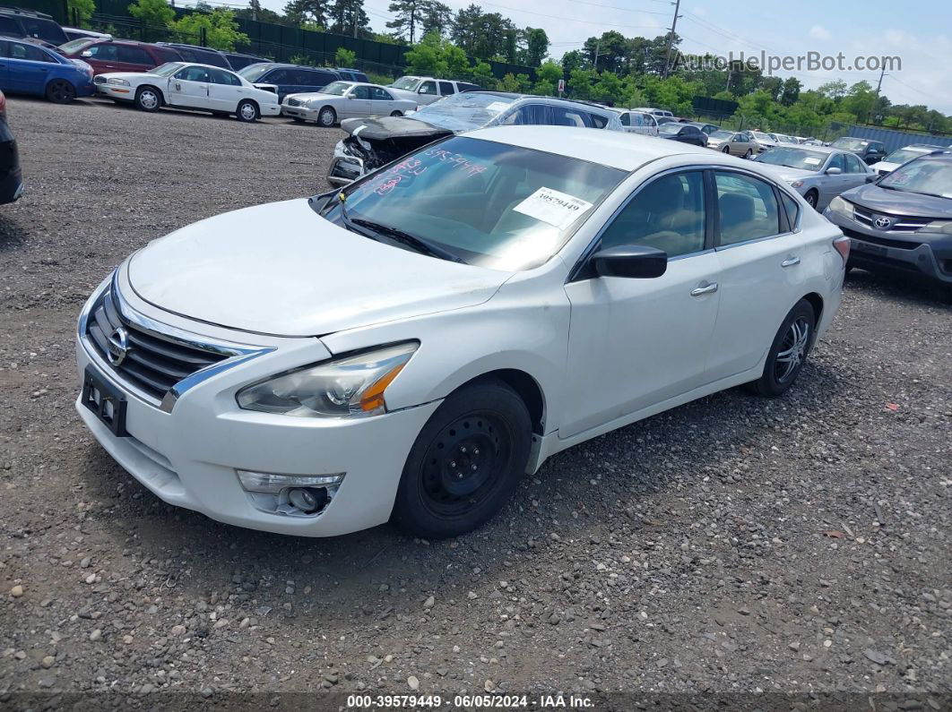 2014 Nissan Altima 2.5 S White vin: 1N4AL3AP2EN378295