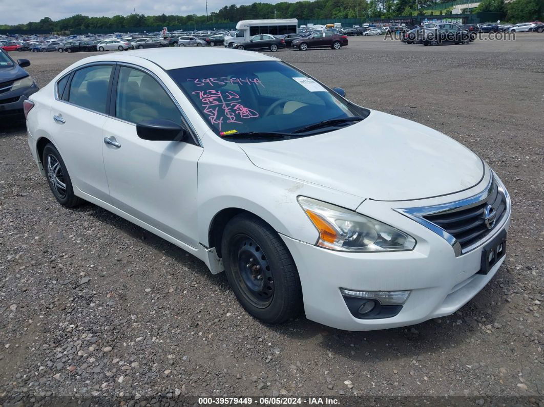 2014 Nissan Altima 2.5 S White vin: 1N4AL3AP2EN378295