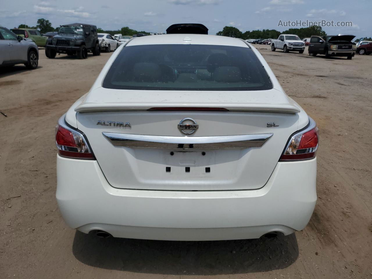 2015 Nissan Altima 2.5 Белый vin: 1N4AL3AP2FC246828