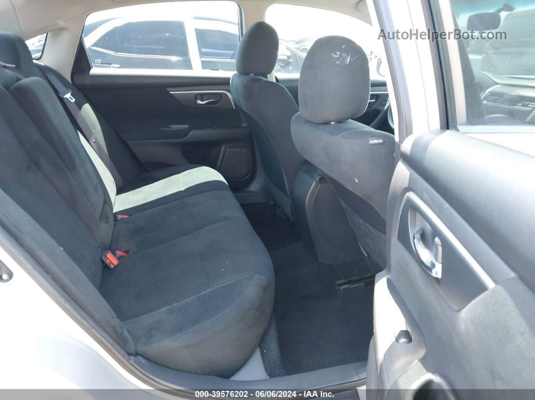 2015 Nissan Altima 2.5 S Серебряный vin: 1N4AL3AP2FN334332