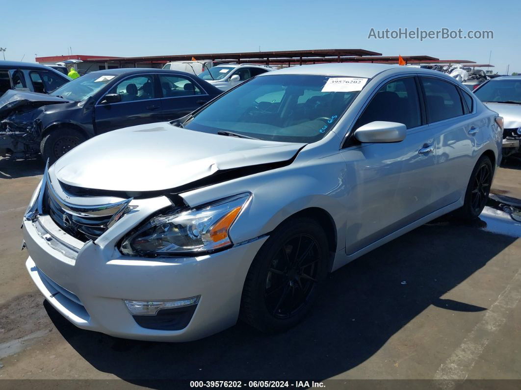 2015 Nissan Altima 2.5 S Серебряный vin: 1N4AL3AP2FN334332