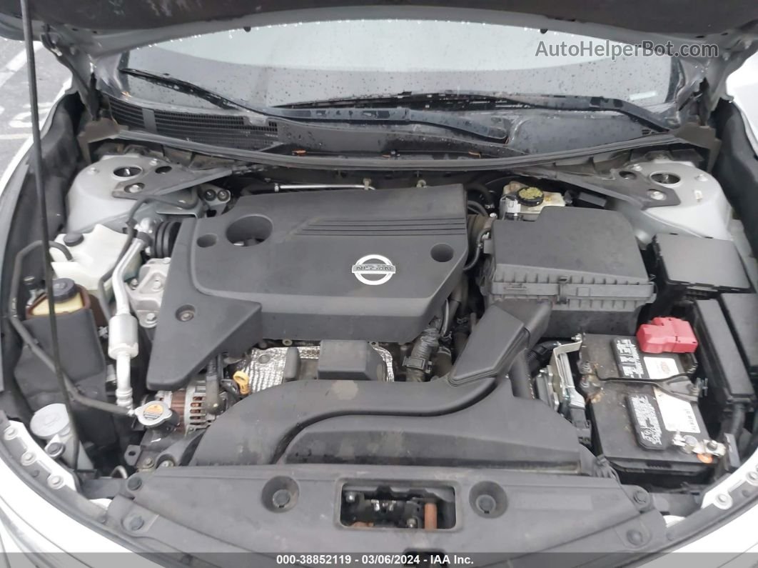 2015 Nissan Altima 2.5 S Серебряный vin: 1N4AL3AP2FN394336