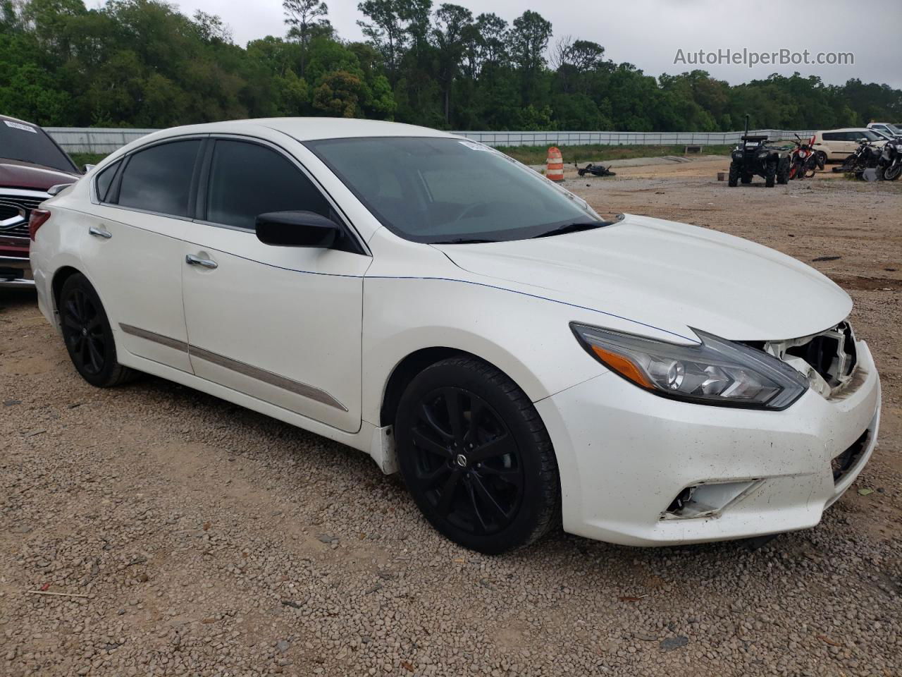 2018 Nissan Altima 2.5 White vin: 1N4AL3AP2JC273178