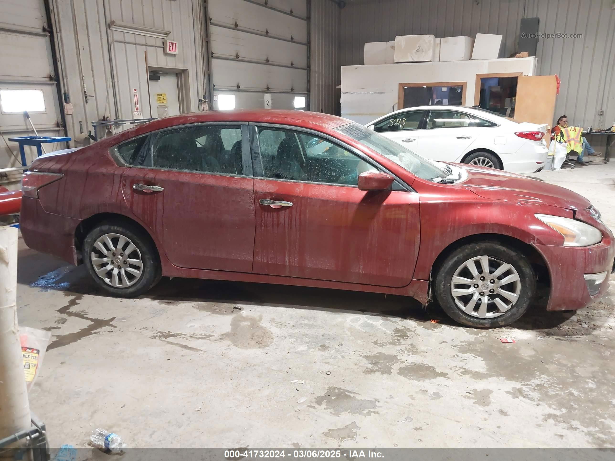 2015 Nissan Altima 2.5 S Red vin: 1N4AL3AP3FN882274
